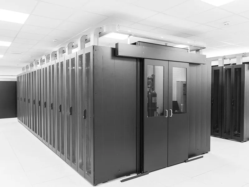 बंद कोल्ड आइल कैबिनेट